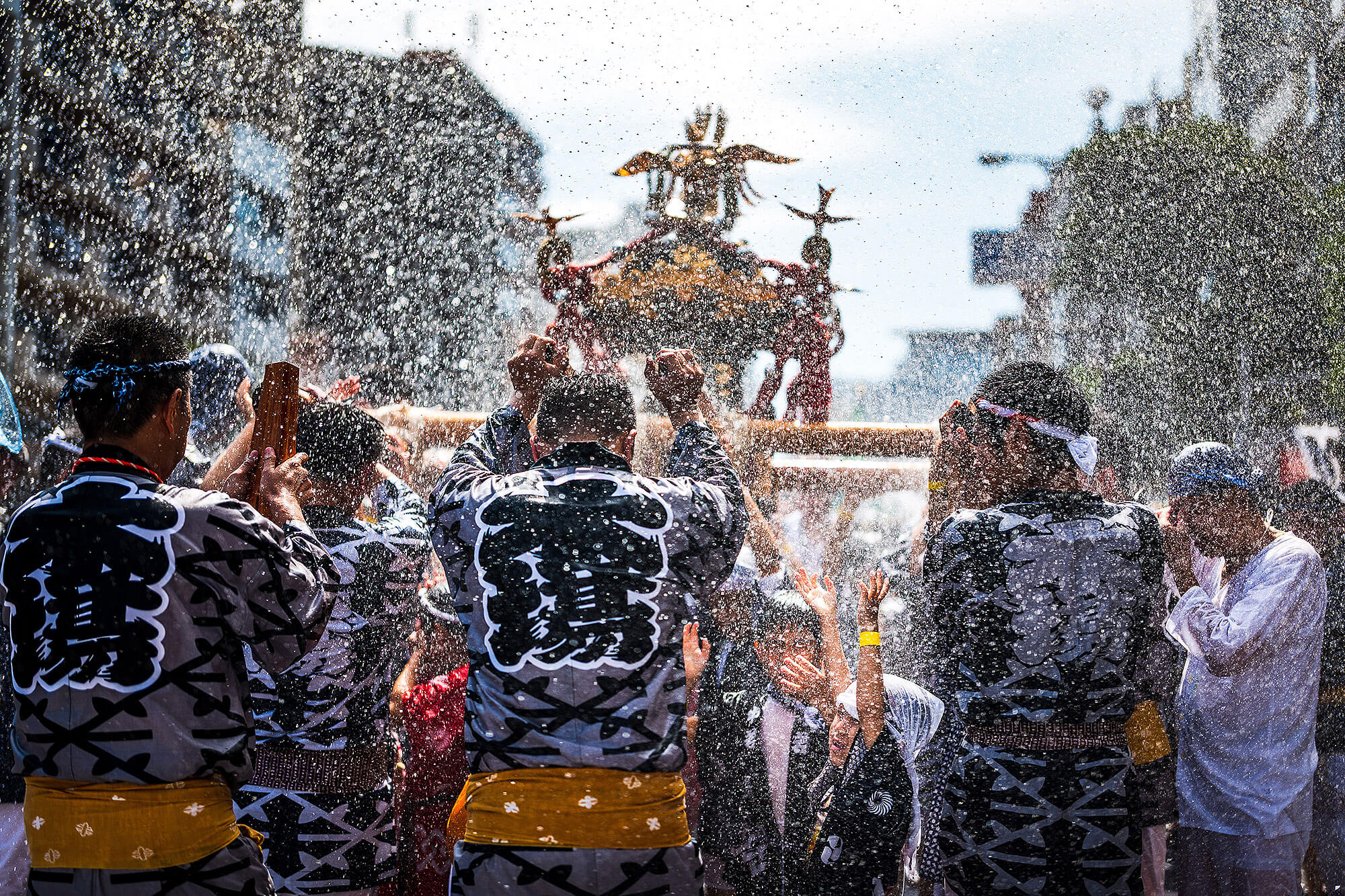 子供神輿なのに大人が熱くなってる！